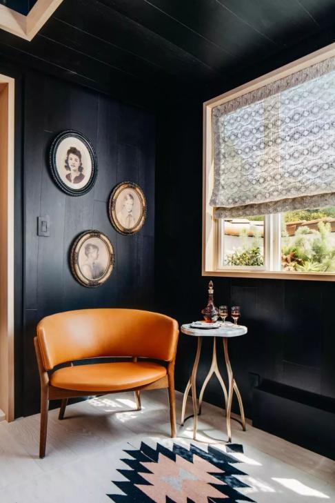 墻到墻3米2電視買多大的電視_電視背景墻最佳顏色_海信電視最佳顏色調(diào)試