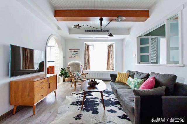 沙發(fā)背景墻不知道怎么裝修？25款不同風格布局，總有一款你喜歡的