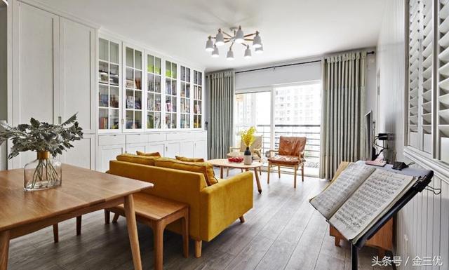 沙發(fā)背景墻不知道怎么裝修？25款不同風格布局，總有一款你喜歡的