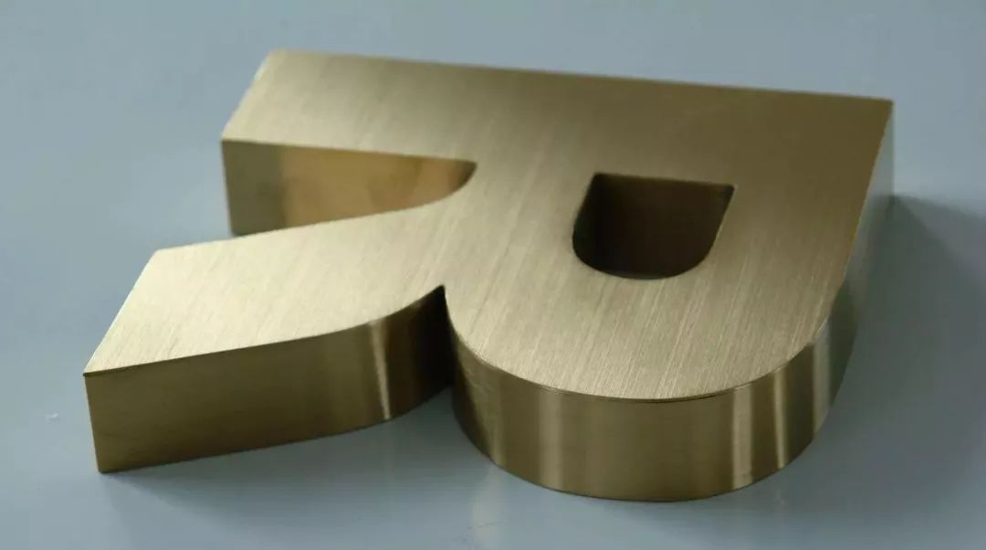 外露發(fā)光字體和亞克力子體那種比較好_亞克力板字體圖片_亞克力燈箱板價(jià)格