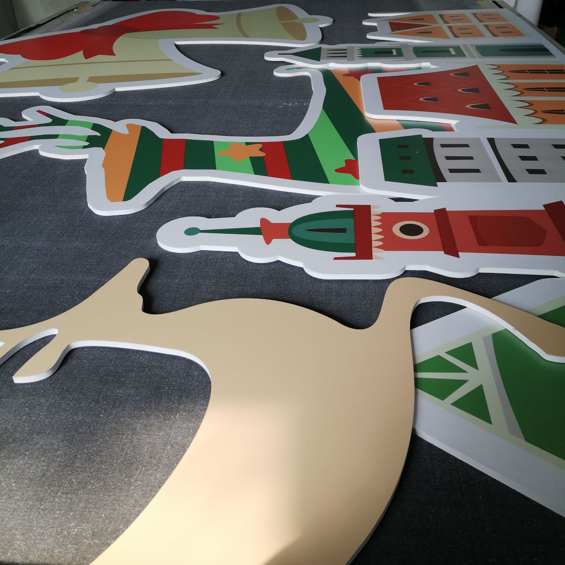 雪弗板和不銹鋼哪個(gè)好_不銹鋼不銹鋼板_不銹鋼板優(yōu)缺點(diǎn)