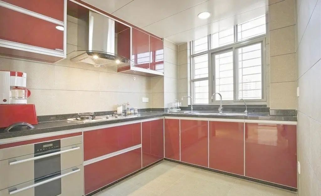 亞克力門(mén)板廠(chǎng)家_高光亞克力門(mén)板是什么材質(zhì)_亞克力門(mén)板優(yōu)缺點(diǎn)